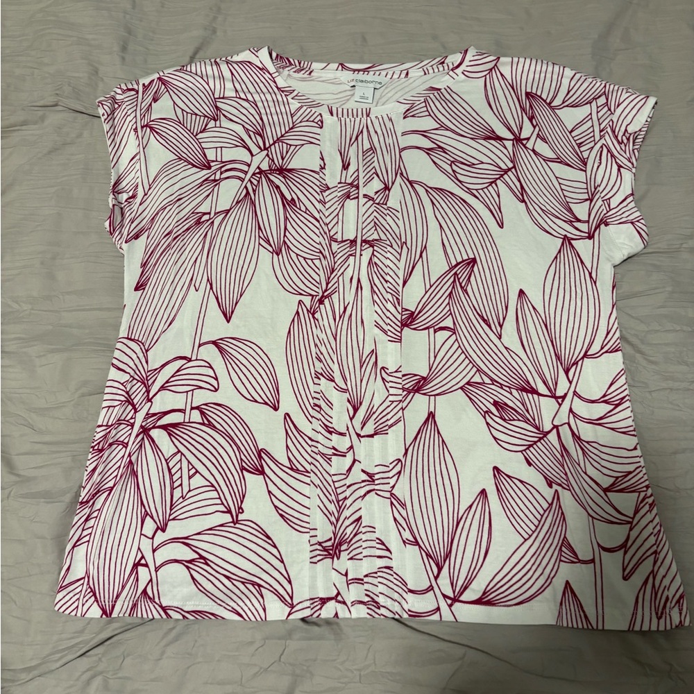 Liz Claiborne pin tuck crew neck T-shirt